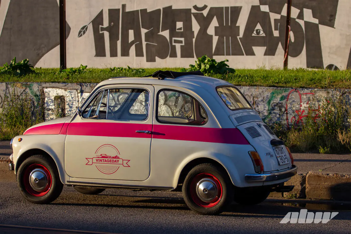 «Ему 53 года, но все же это иномарка»: история пригона и эксплуатации Fiat 500 в Беларуси