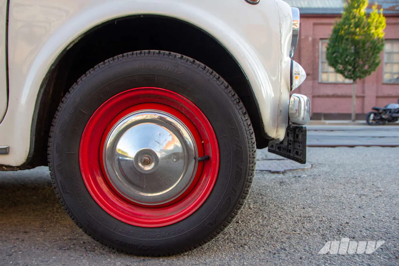 «Ему 53 года, но все же это иномарка»: история пригона и эксплуатации Fiat 500 в Беларуси