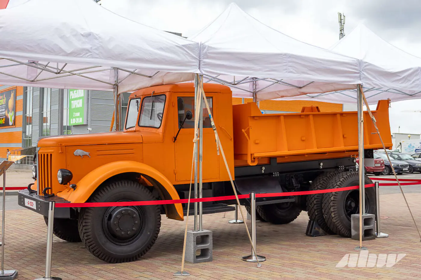 Вместо музея – заправки: ради чего стоит посетить АЗС А-100?