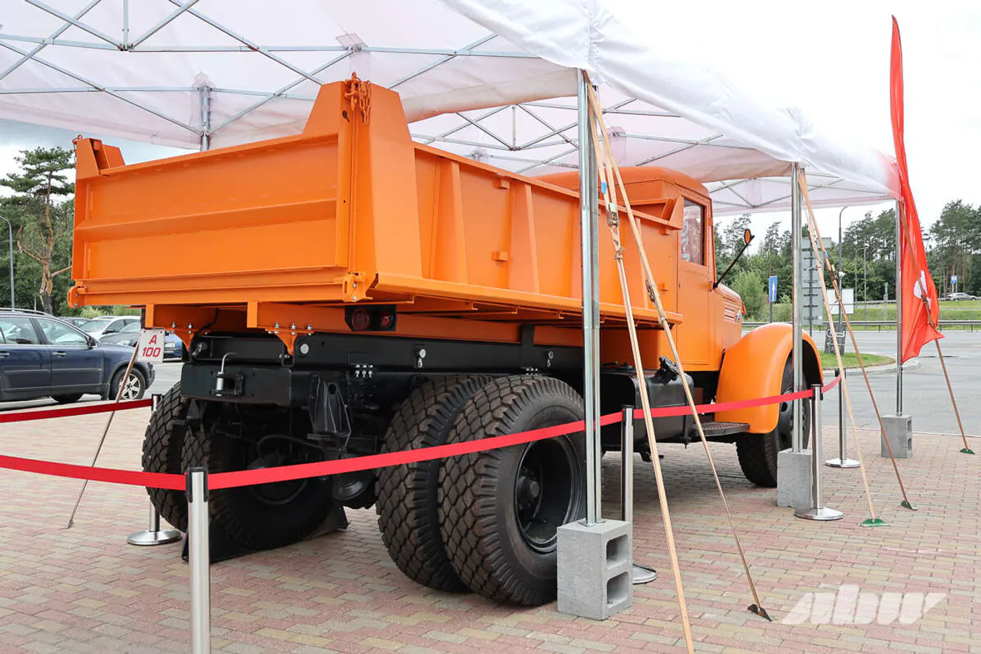 Вместо музея – заправки: ради чего стоит посетить АЗС А-100?