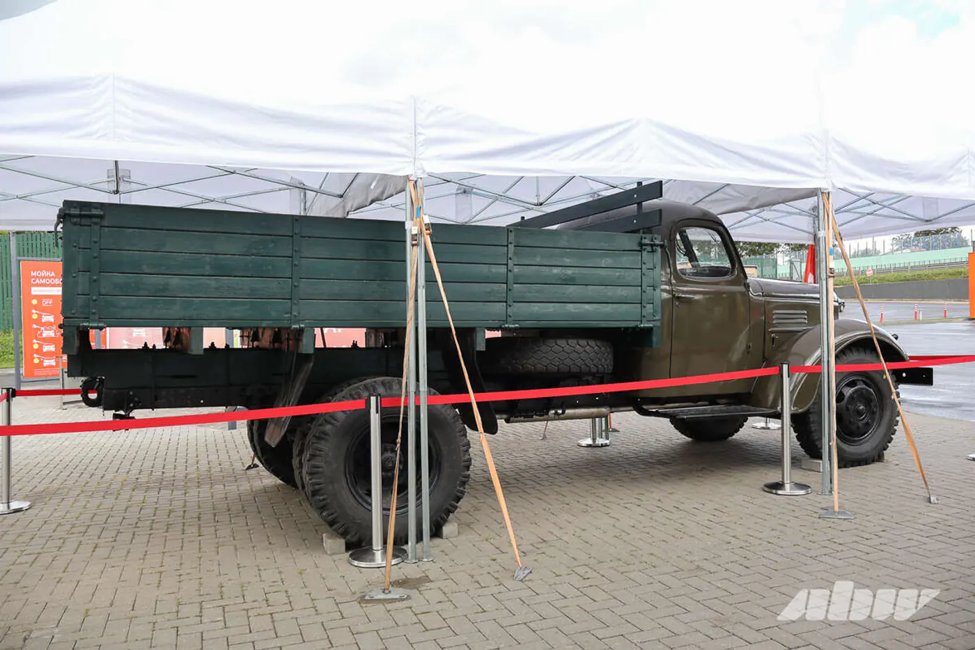 Вместо музея – заправки: ради чего стоит посетить АЗС А-100?
