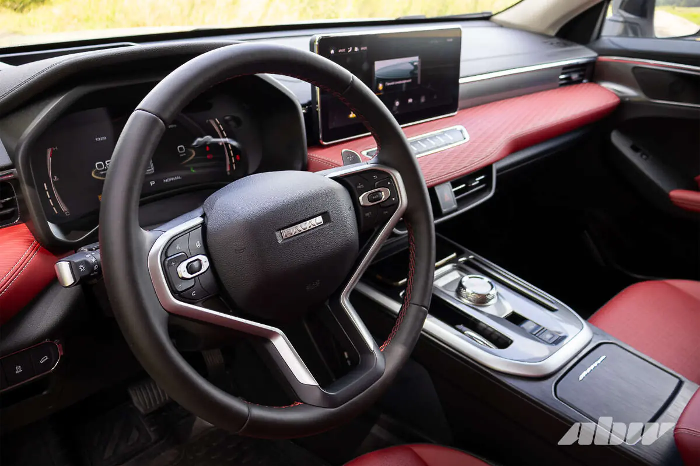 Рестайлинг на пользу: тест-драйв обновленного Haval Jolion