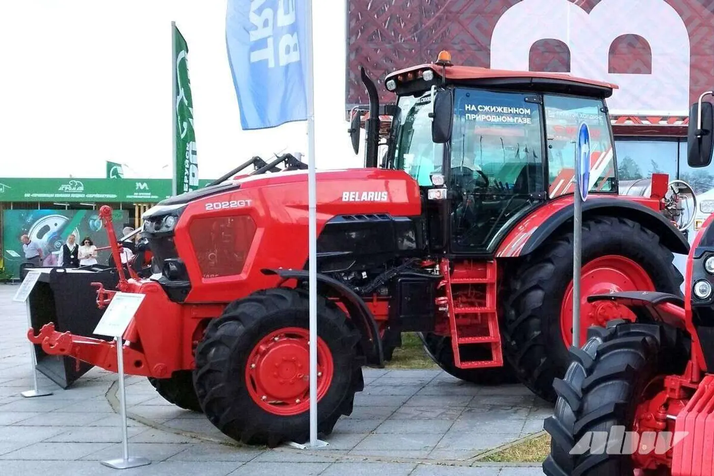«Беларус-2022GT» на сжиженном метане готов к производству