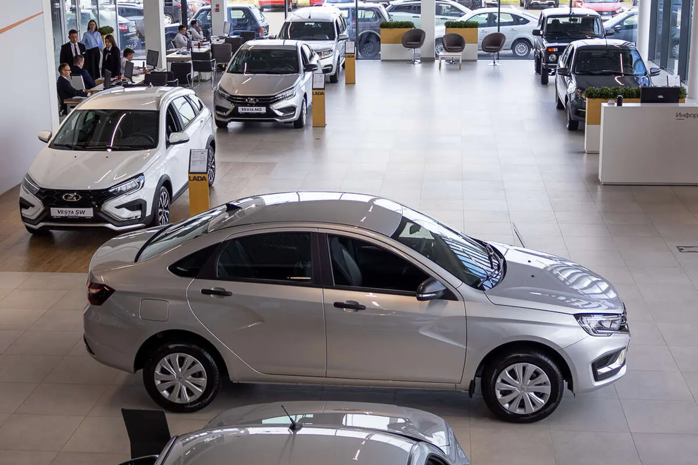 Поедем посчитаем: сколько придется платить за Lada в кредит
