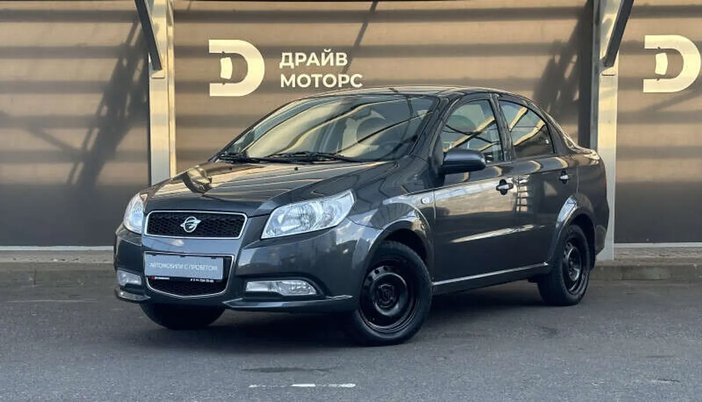 Рассрочка от автоцентра или кредит без аванса? Авто с пробегом у дилера от 118 рублей в месяц