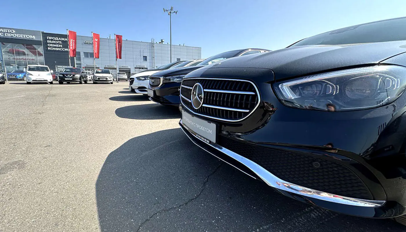 Рассрочка от автоцентра или кредит без аванса? Авто с пробегом у дилера от 118 рублей в месяц