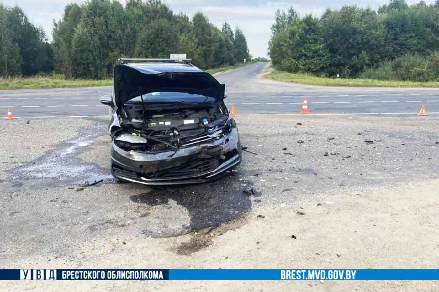 Два Volkswagen столкнулись под Барановичами: потребовалась помощь спасателей