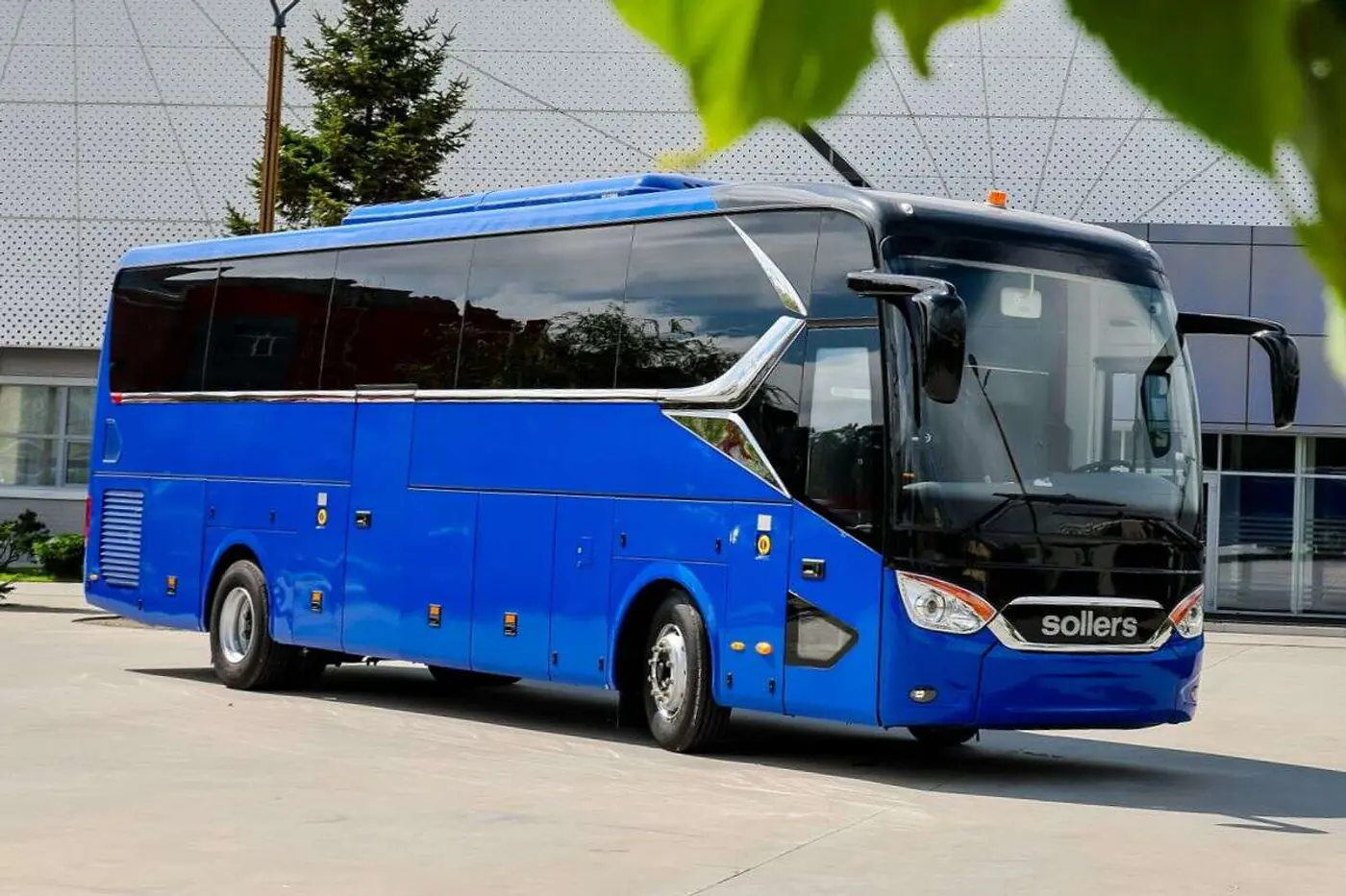 Российская «Соллерс» начала выпускать автобусы для туризма и межгорода