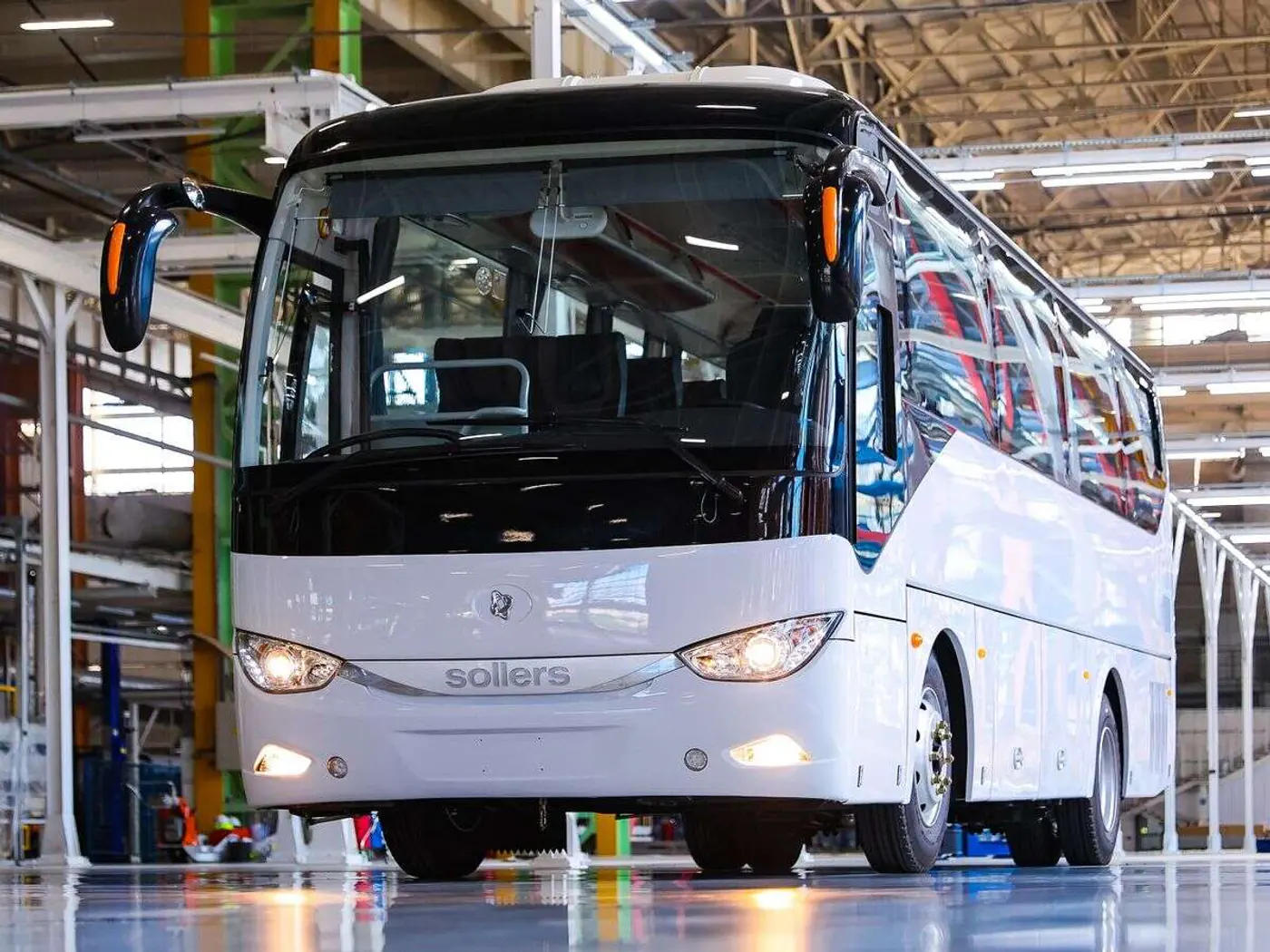 Российская «Соллерс» начала выпускать автобусы для туризма и межгорода