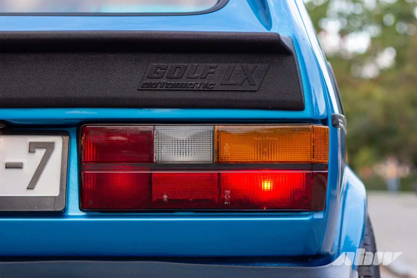 Даже «бриф» сохранился: история восстановления 41-летнего VW Golf Mk1