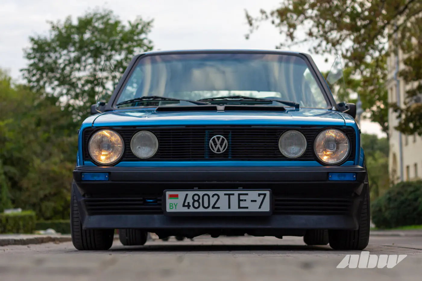 Даже «бриф» сохранился: история восстановления 41-летнего VW Golf Mk1