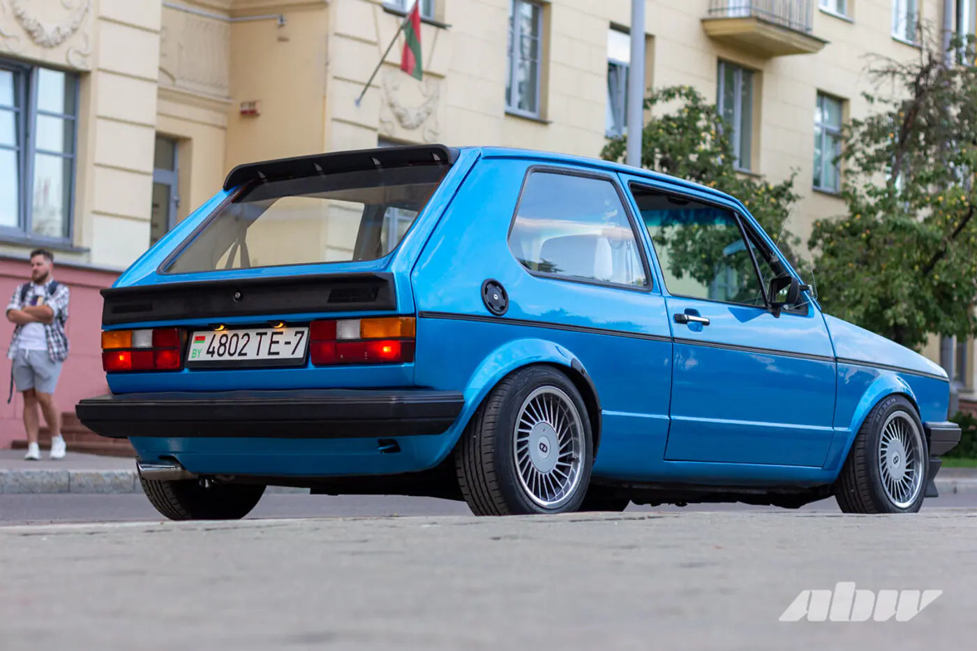 Даже «бриф» сохранился: история восстановления 41-летнего VW Golf Mk1