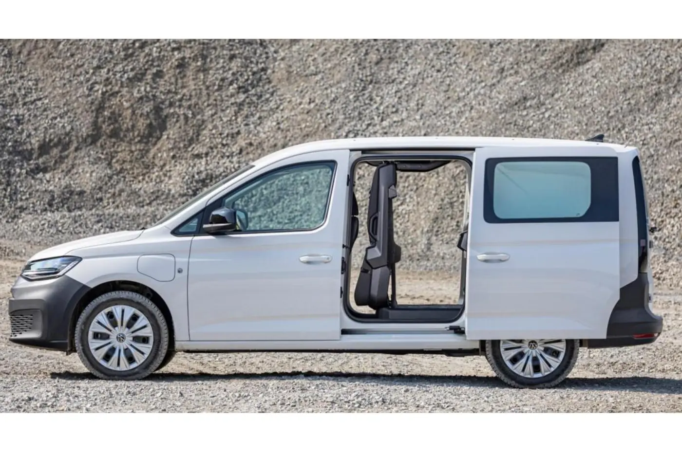 VW оснастила новый Caddy Flexible универсальной скамьей заднего ряда