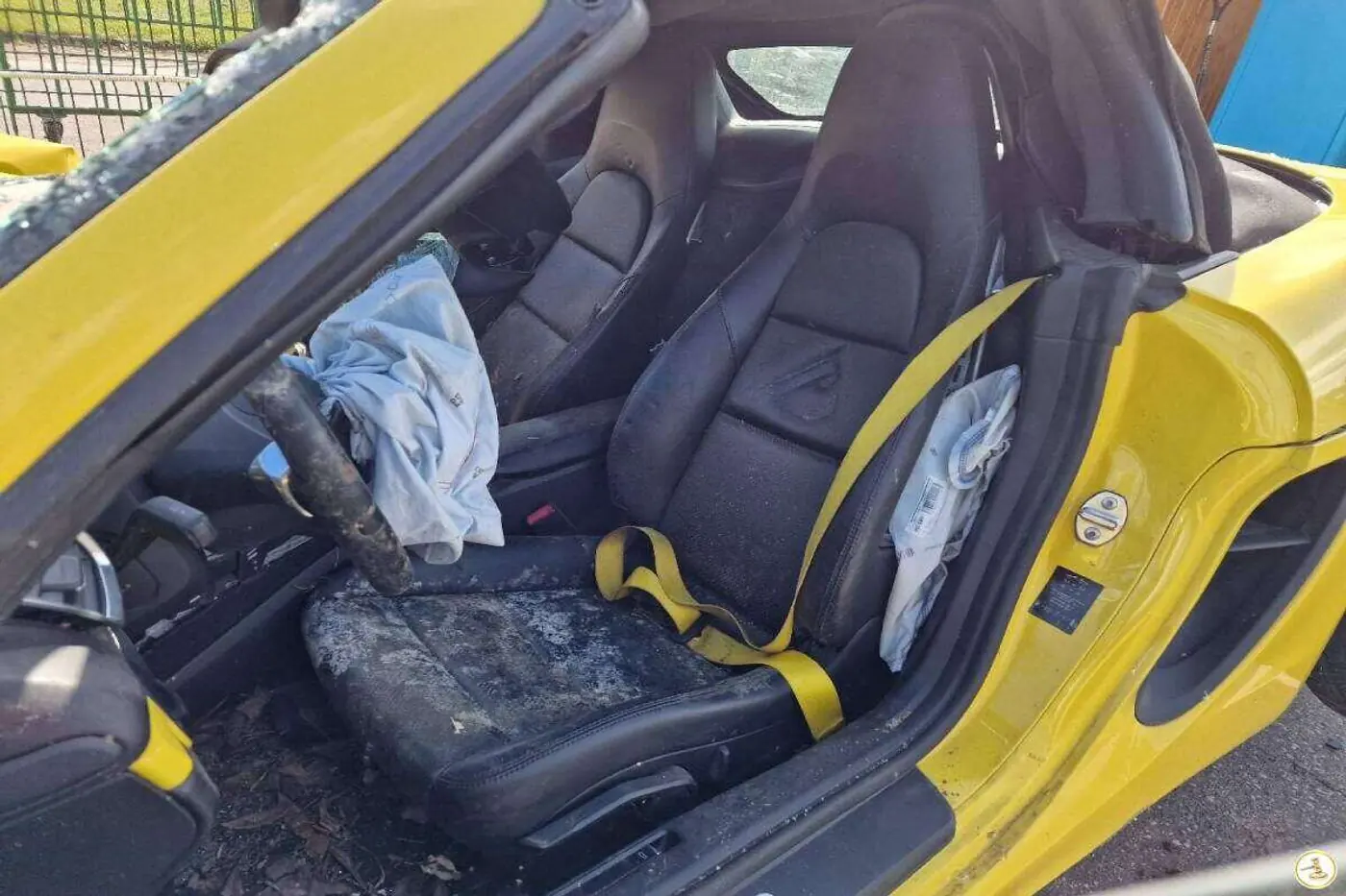 За сколько ушел с аукциона разбитый Porsche Boxster