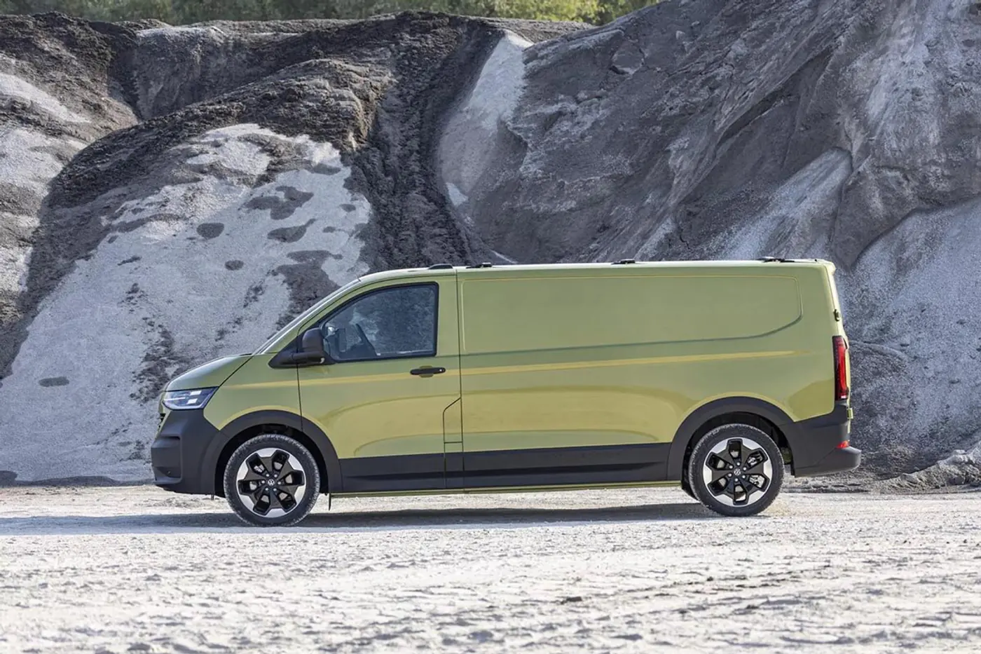 Всё лучшее во мне: новые микроавтобусы Volkswagen с дизельным, гибридным и электроприводом