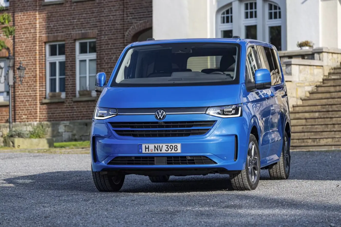 Всё лучшее во мне: новые микроавтобусы Volkswagen с дизельным, гибридным и электроприводом