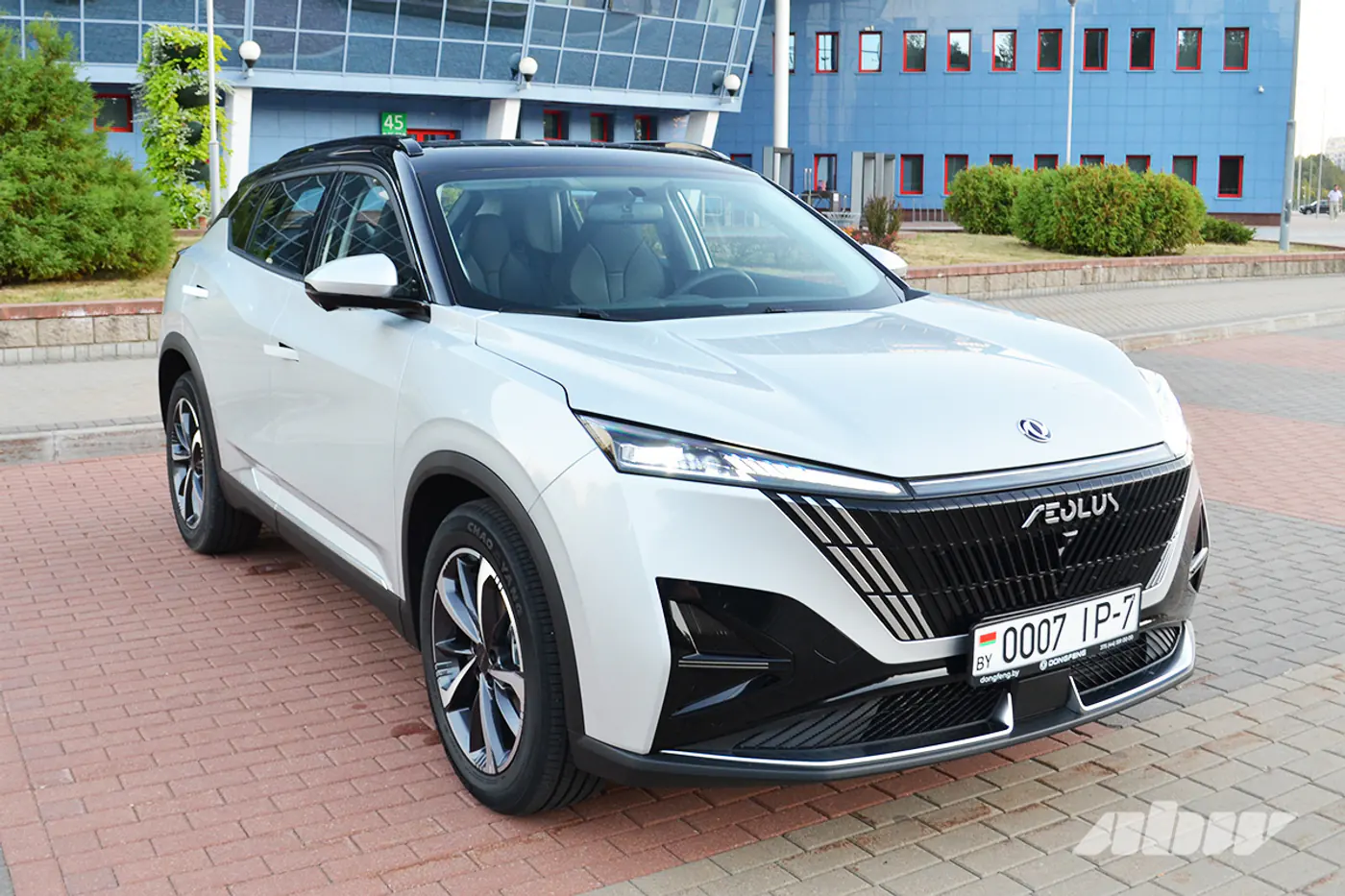 Кроссовер Dongfeng Mage: знакомимся поближе