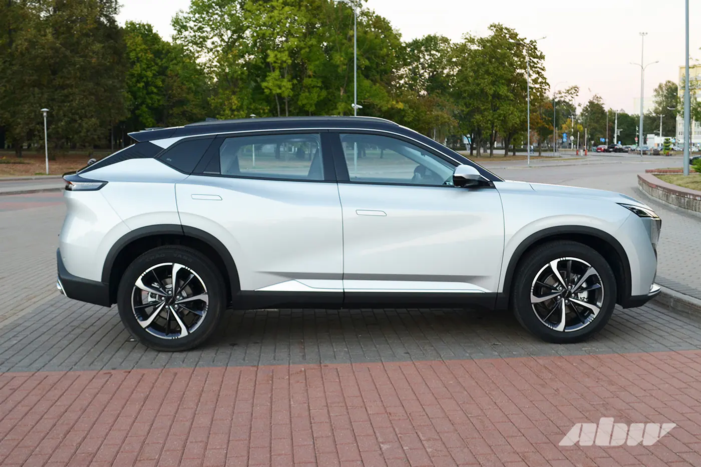 Кроссовер Dongfeng Mage: знакомимся поближе