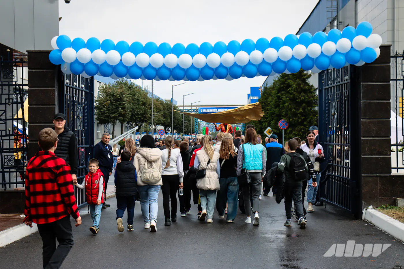 Виртуозы за рулем и секреты производства самосвалов: как отпраздновали День машиностроителя на БЕЛАЗе