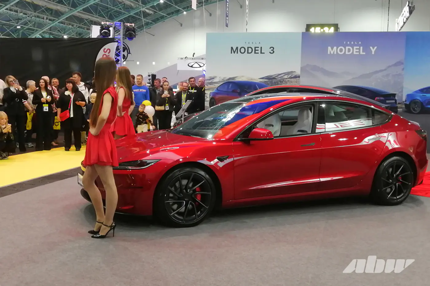 Горячее не бывает: премьера Tesla Model 3 Performance в Беларуси