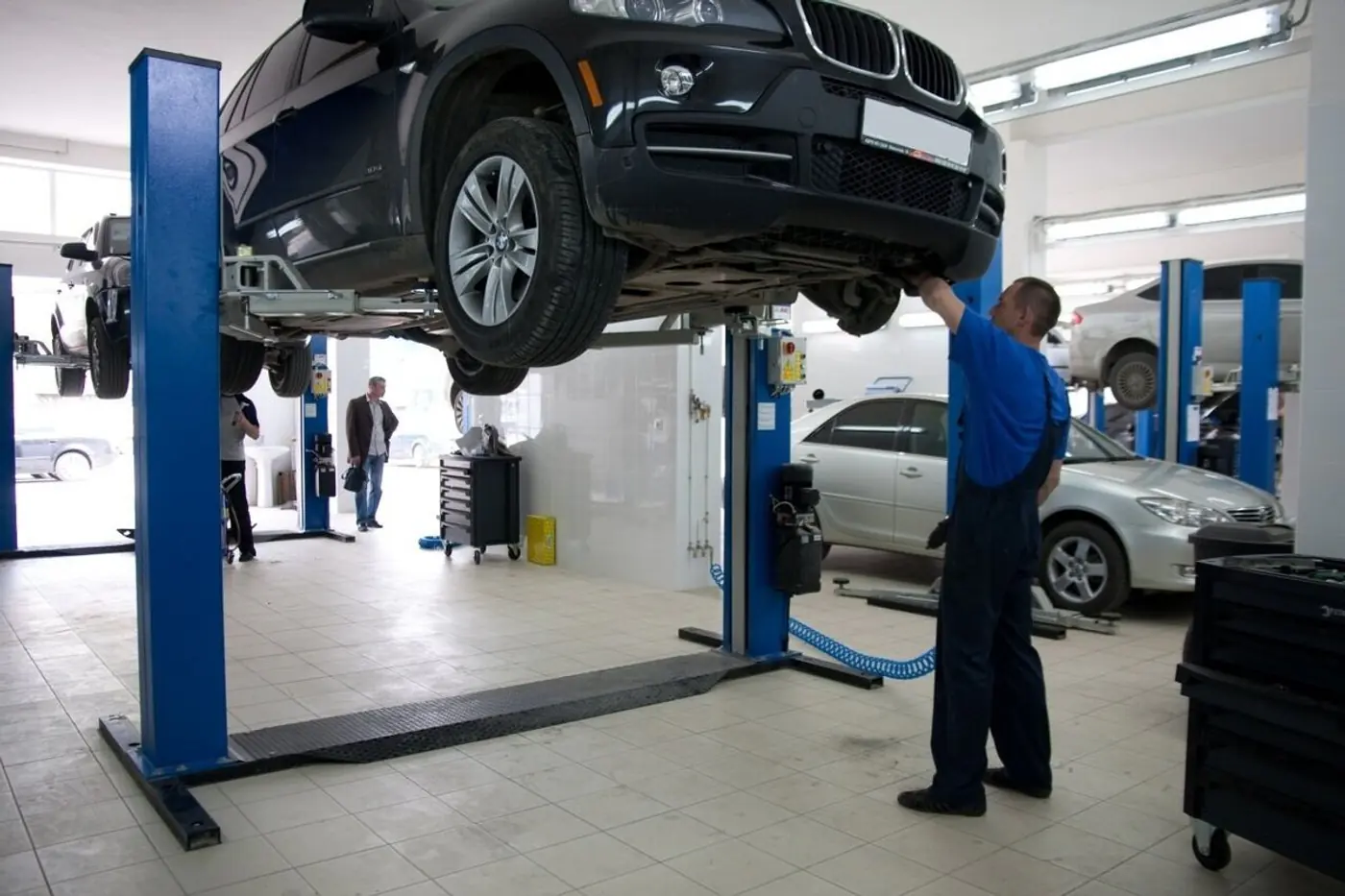 «Отъемник» на подъемнике. Как и почему нас обманывают в автосервисах