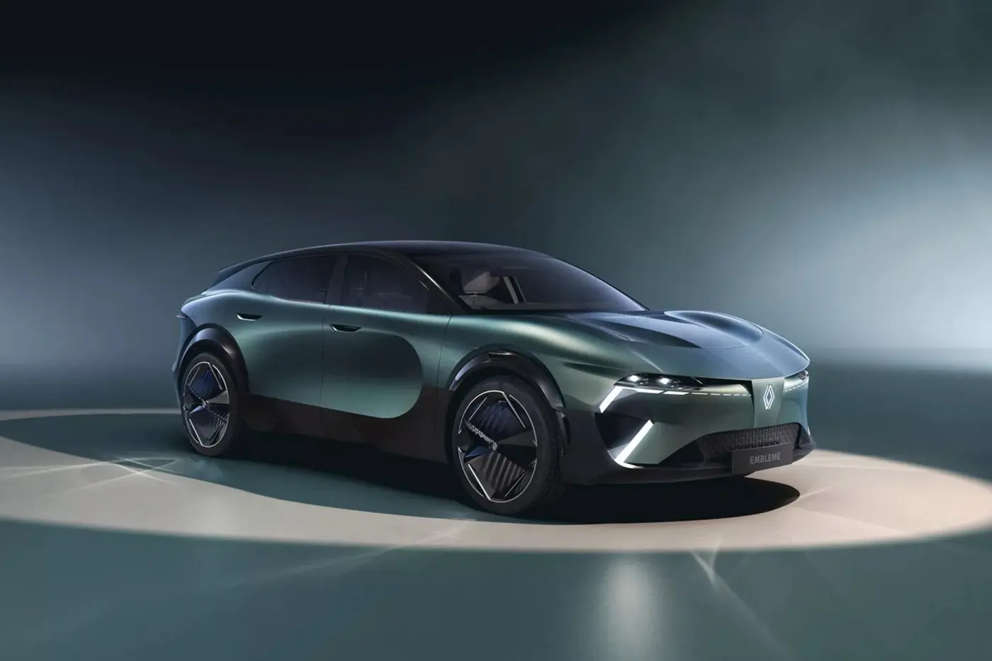 Renault Emblеme станет символом будущего без выбросов
