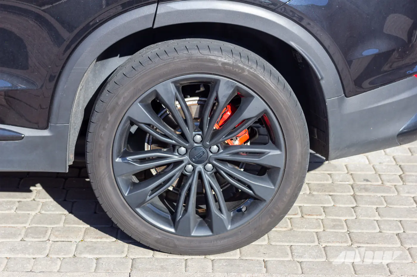 «Минусов много, но плюсы их перекрывают»: мнение владельца Geely Tugella