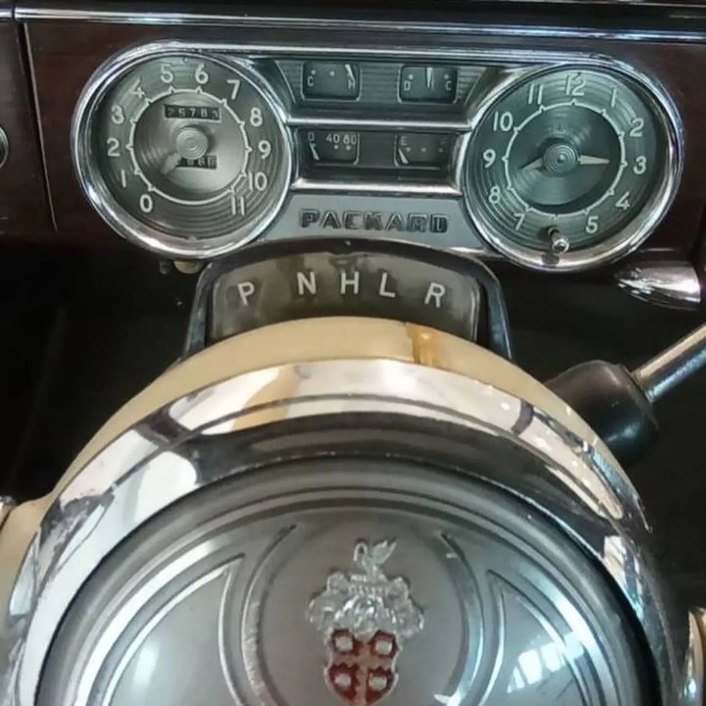 Packard 1950 года выпуска пополнил коллекцию ретроавтомобилей «Автоэпоха»