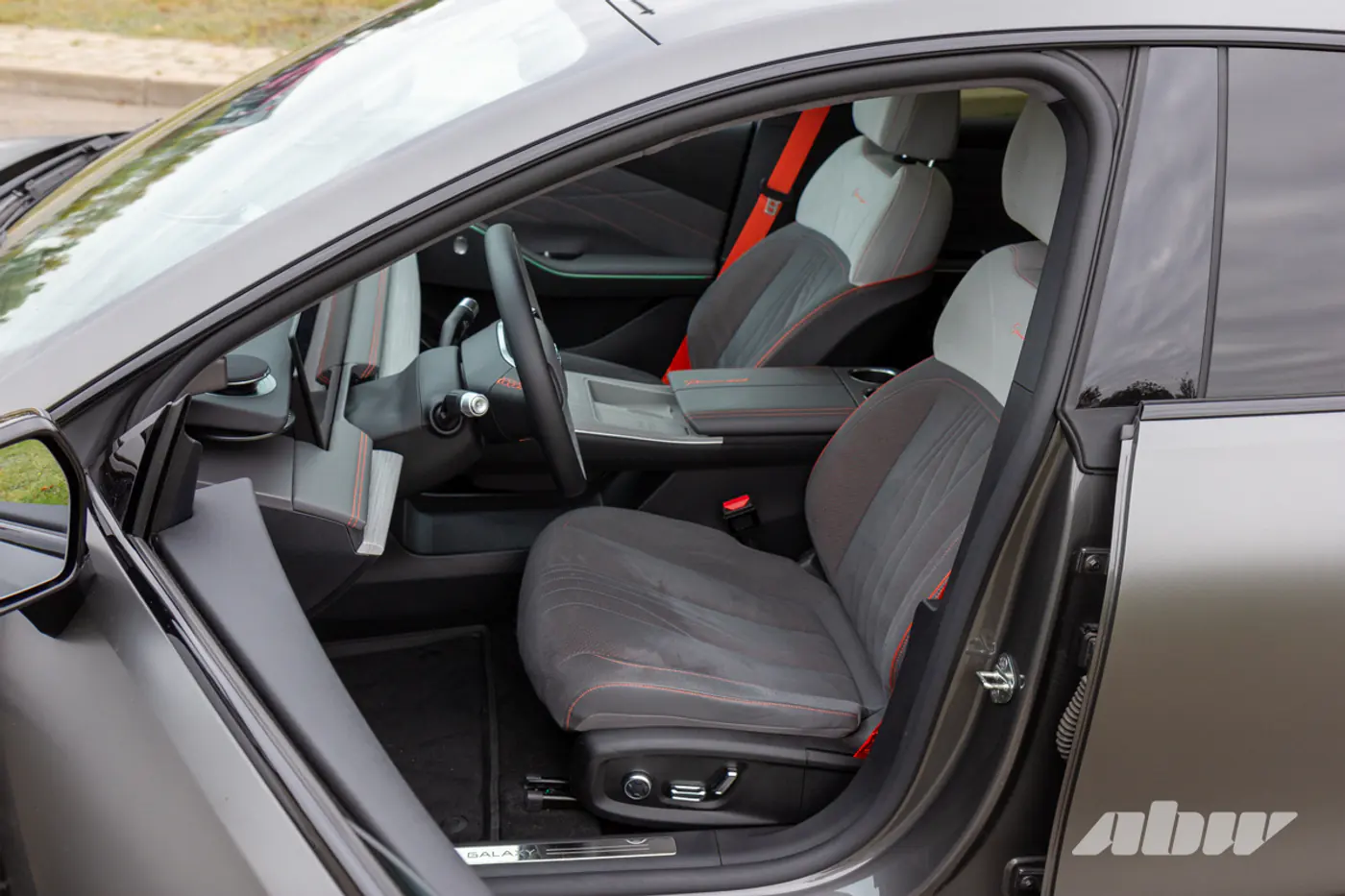 Уно комплименто: блиц-тест Geely E8