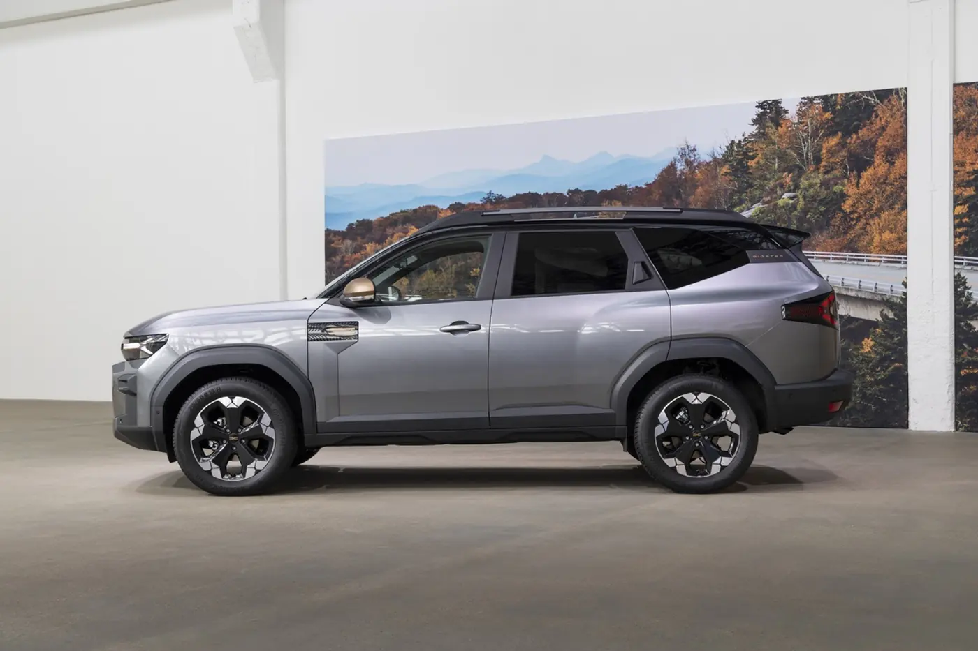 Старший брат Duster: представлен кроссовер Dacia Bigster