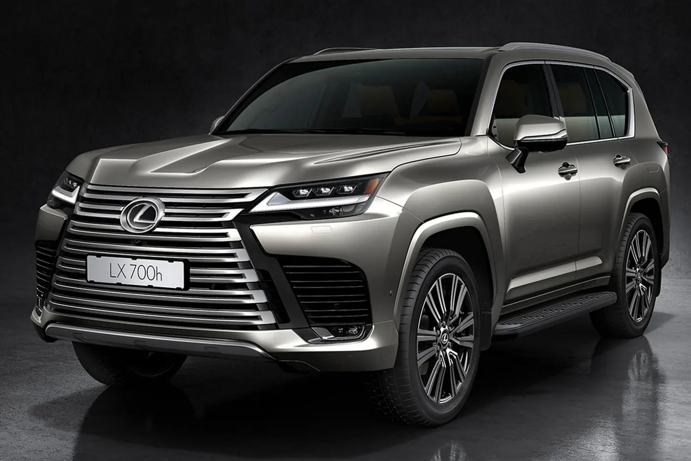 «Семисотый»: флагманский внедорожник Lexus LX обзавелся гибридной версией