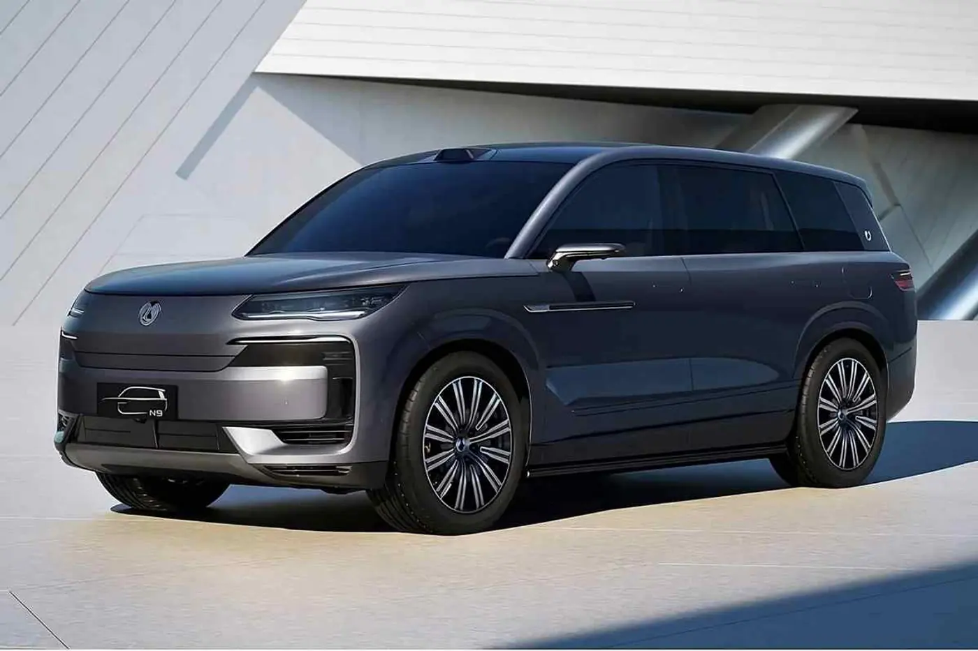BYD показала флагманский кроссовер Denza N9 без камуфляжа