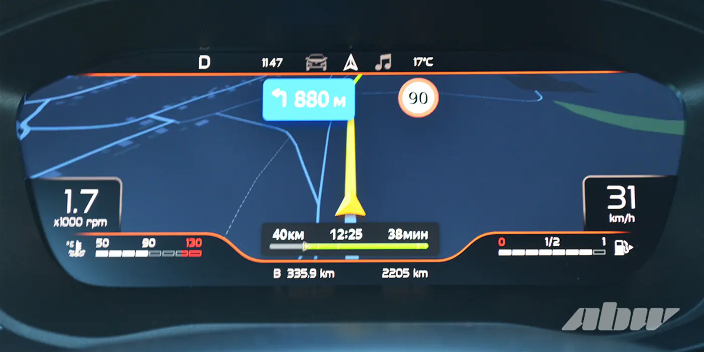 Карта Яндекса на приборной панели Lada Vesta SW Cross