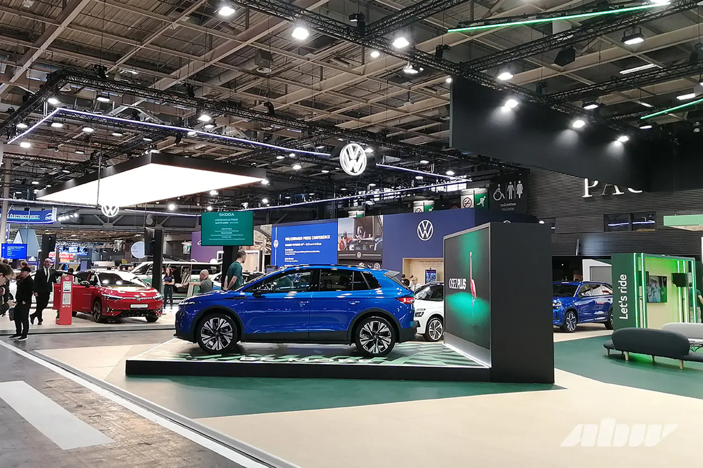 В Париже открылся крупнейший европейский автосалон года