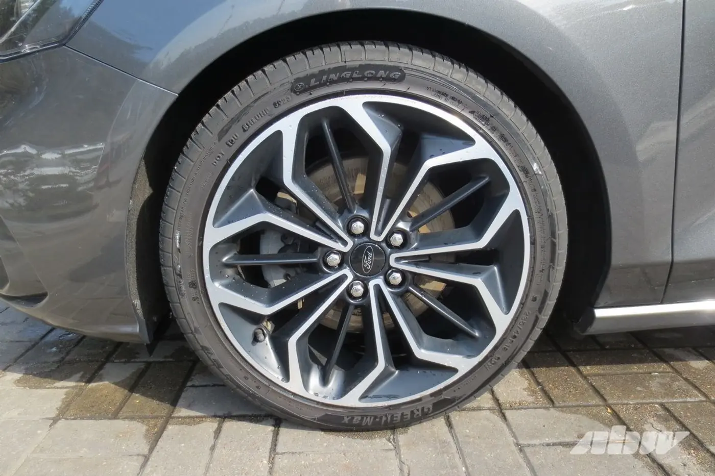 Ford_Focus_колесо