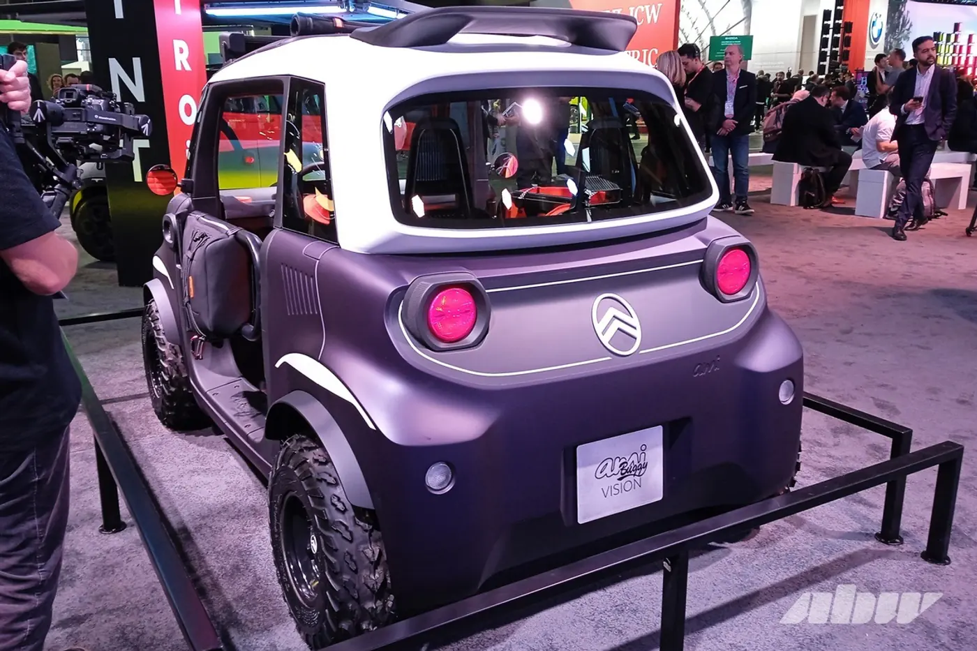 С пляжным настроением: представлен микрокар Citroёn Ami Buggy Vision