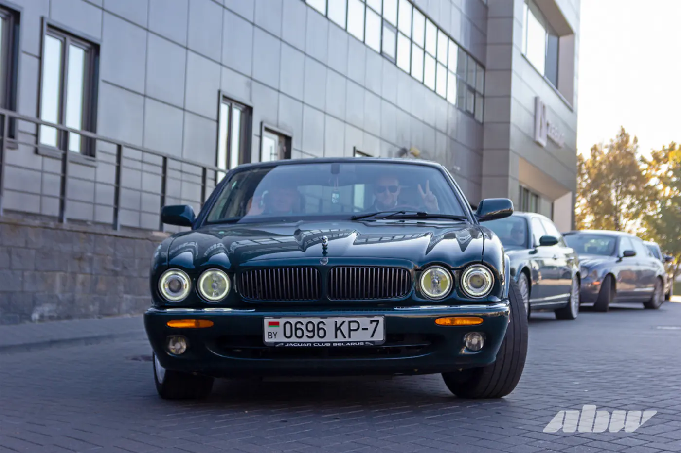 «Китайца» починить сложнее: Jaguar-клуб отпраздновал 10-летие и рассказал про свои авто