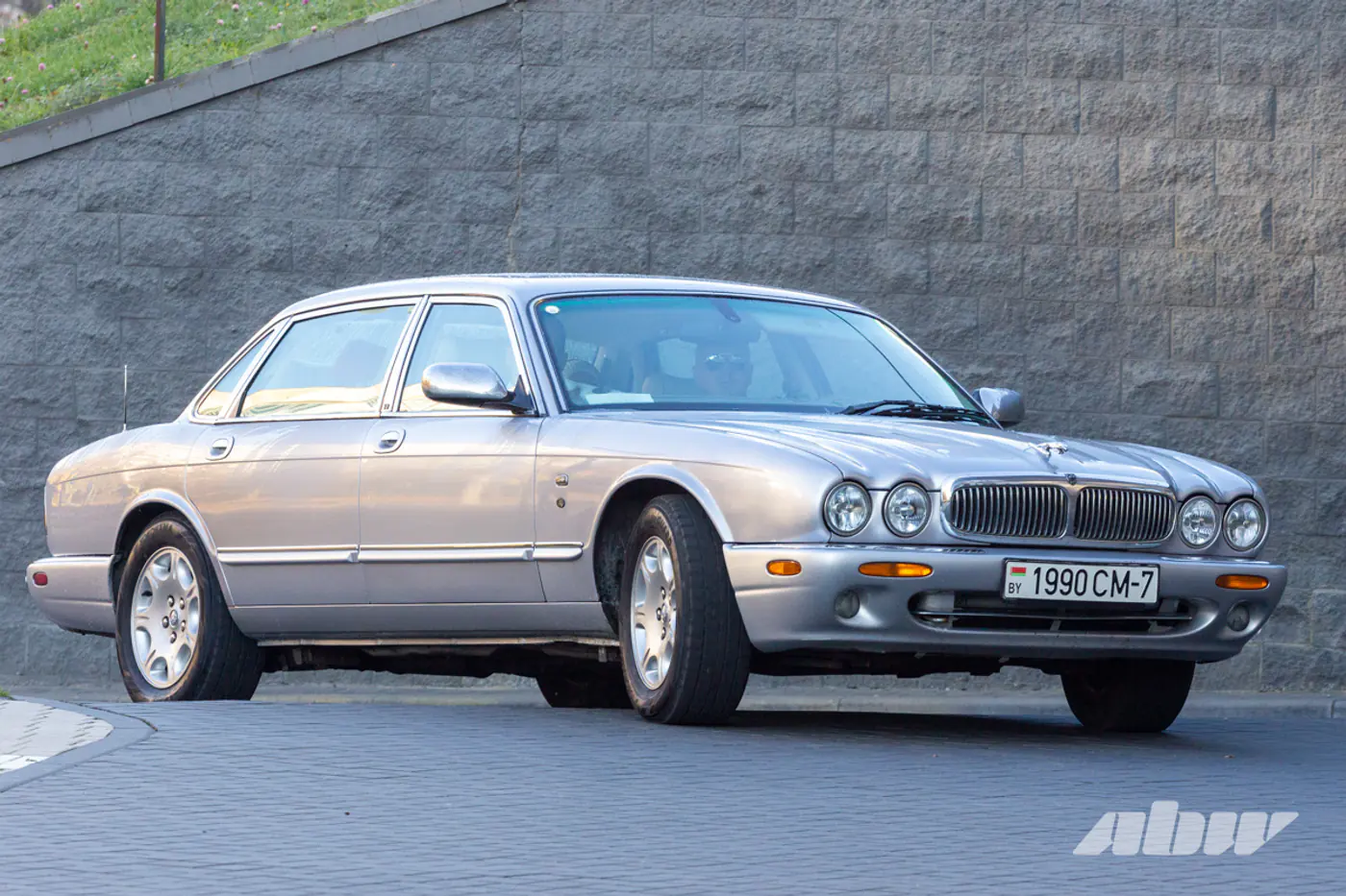 «Китайца» починить сложнее: Jaguar-клуб отпраздновал 10-летие и рассказал про свои авто