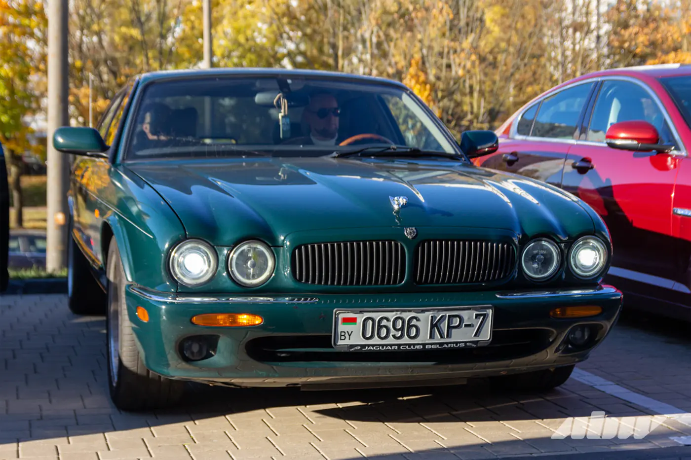 «Китайца» починить сложнее: Jaguar-клуб отпраздновал 10-летие и рассказал про свои авто