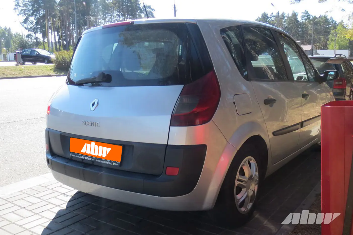 Renault_Scenic_сзади_справа