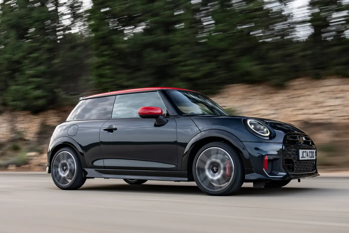 Новый Mini John Cooper Works: теперь и с бензиновым мотором