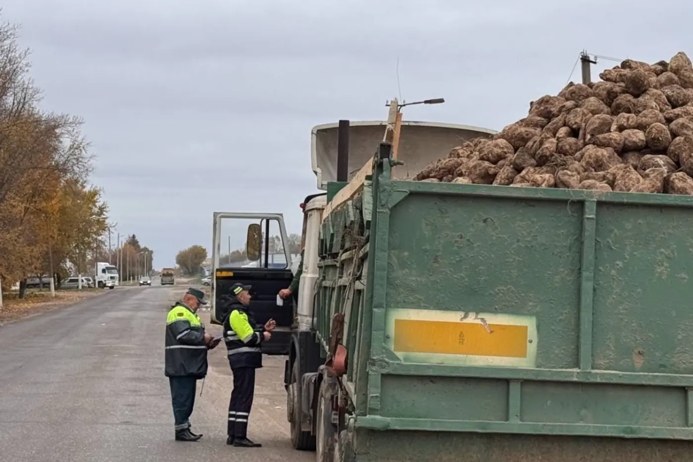 Осторожно, свекла! ГАИ и транспортники провели рейд