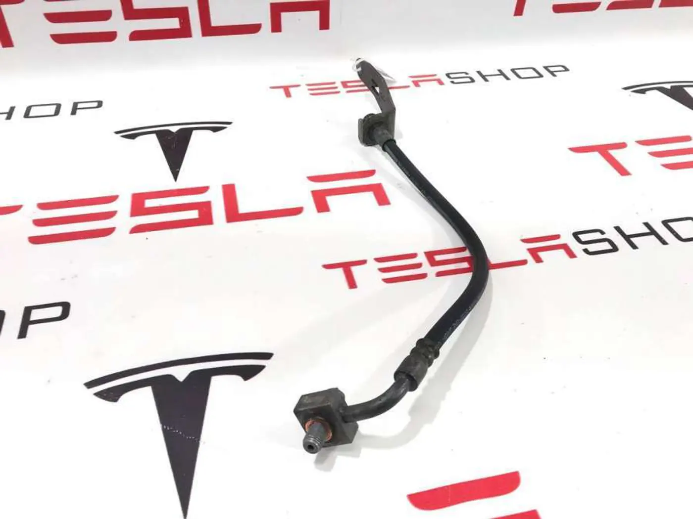 Шланг тормозной к Tesla Model S 2015