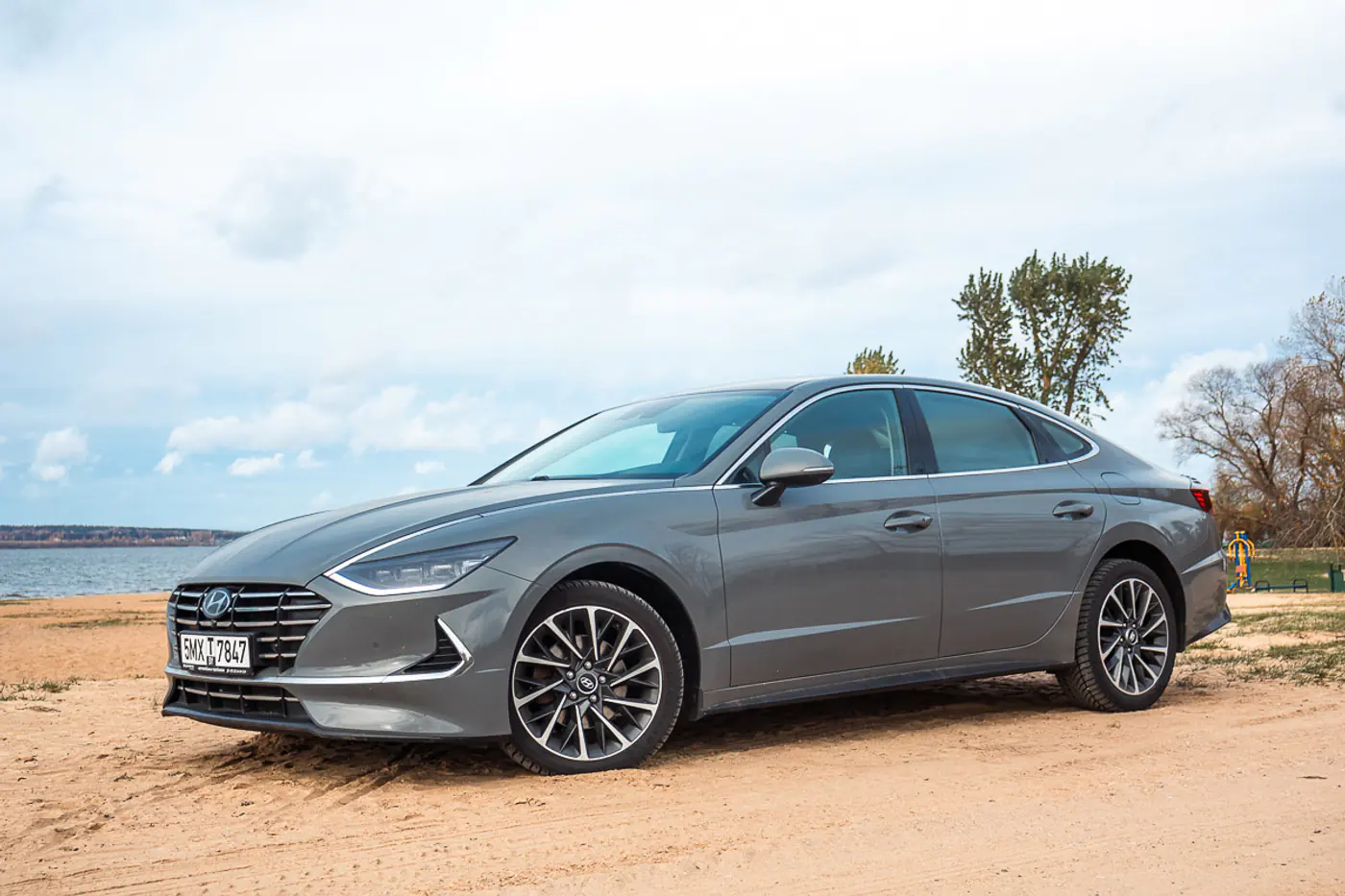 Альтернатива Mazda 6? Тест Hyundai Sonata с пробегом