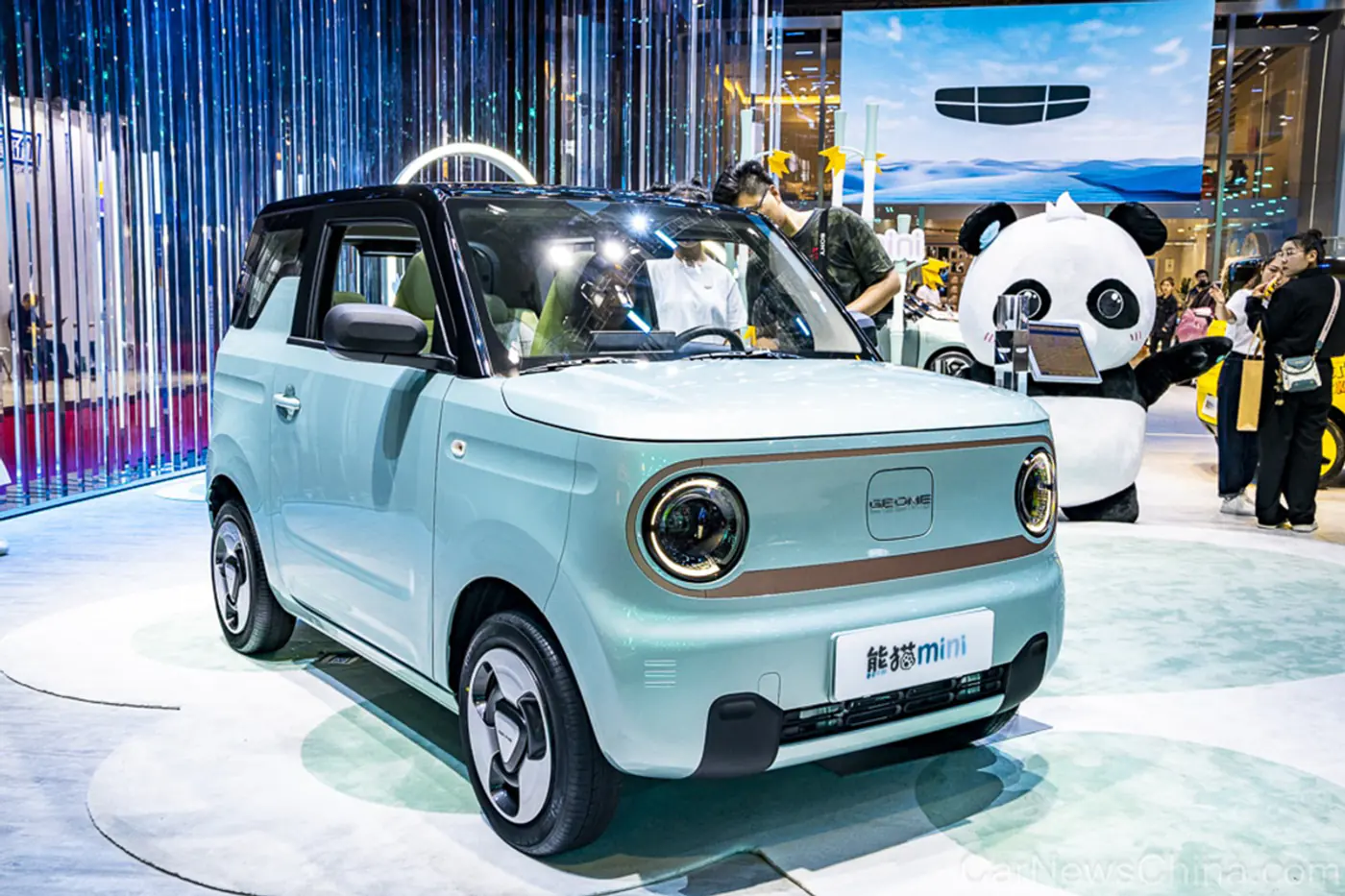 Geely укрепляет свои позиции на китайском рынке электротранспорта