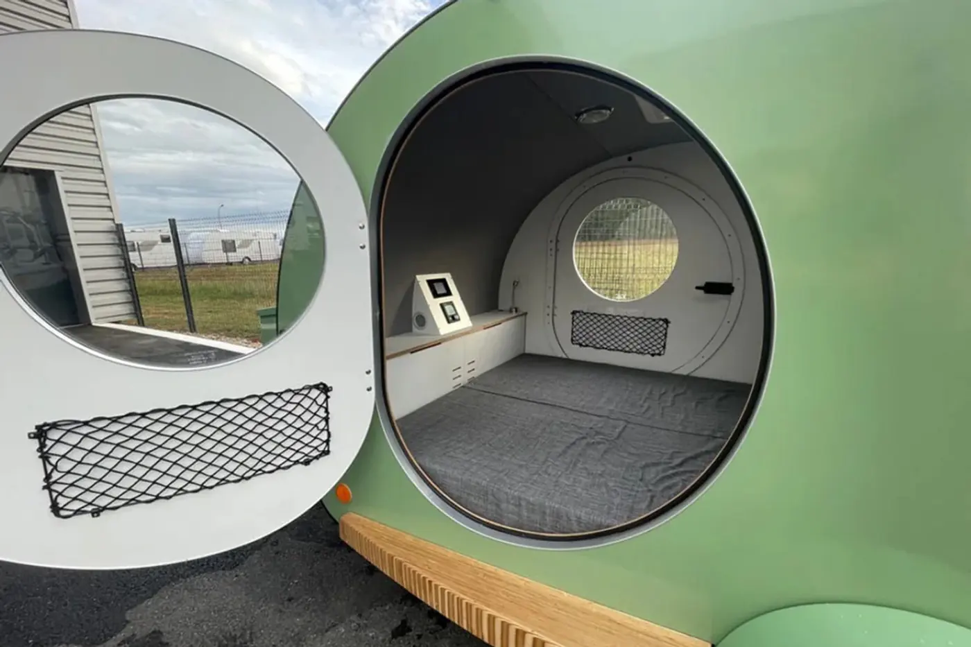 С французским шармом: кемпер-«слеза» от Passion Camping-Car покоряет своей простотой