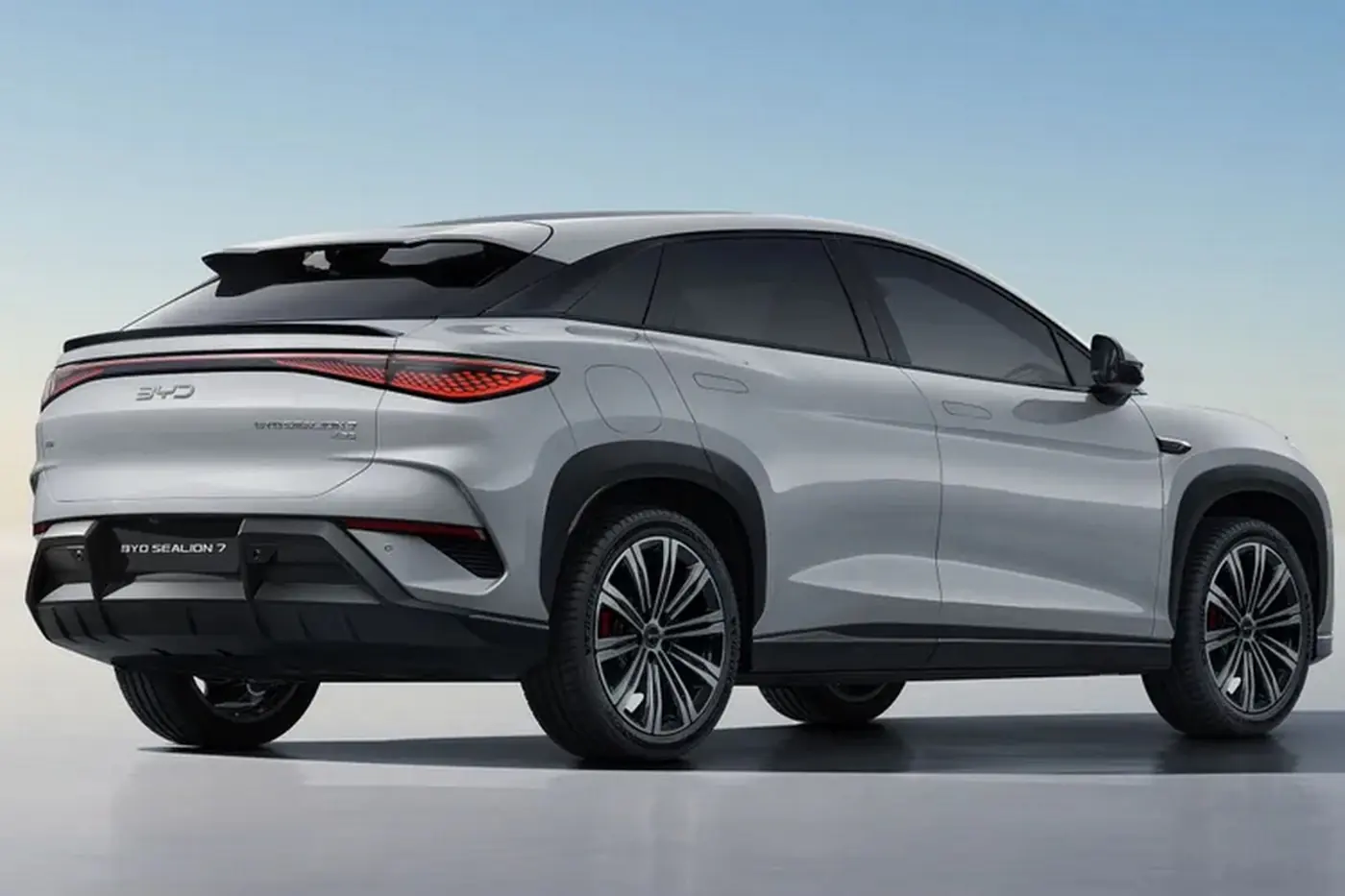 BYD создает новый автомобиль с нуля за 18 месяцев
