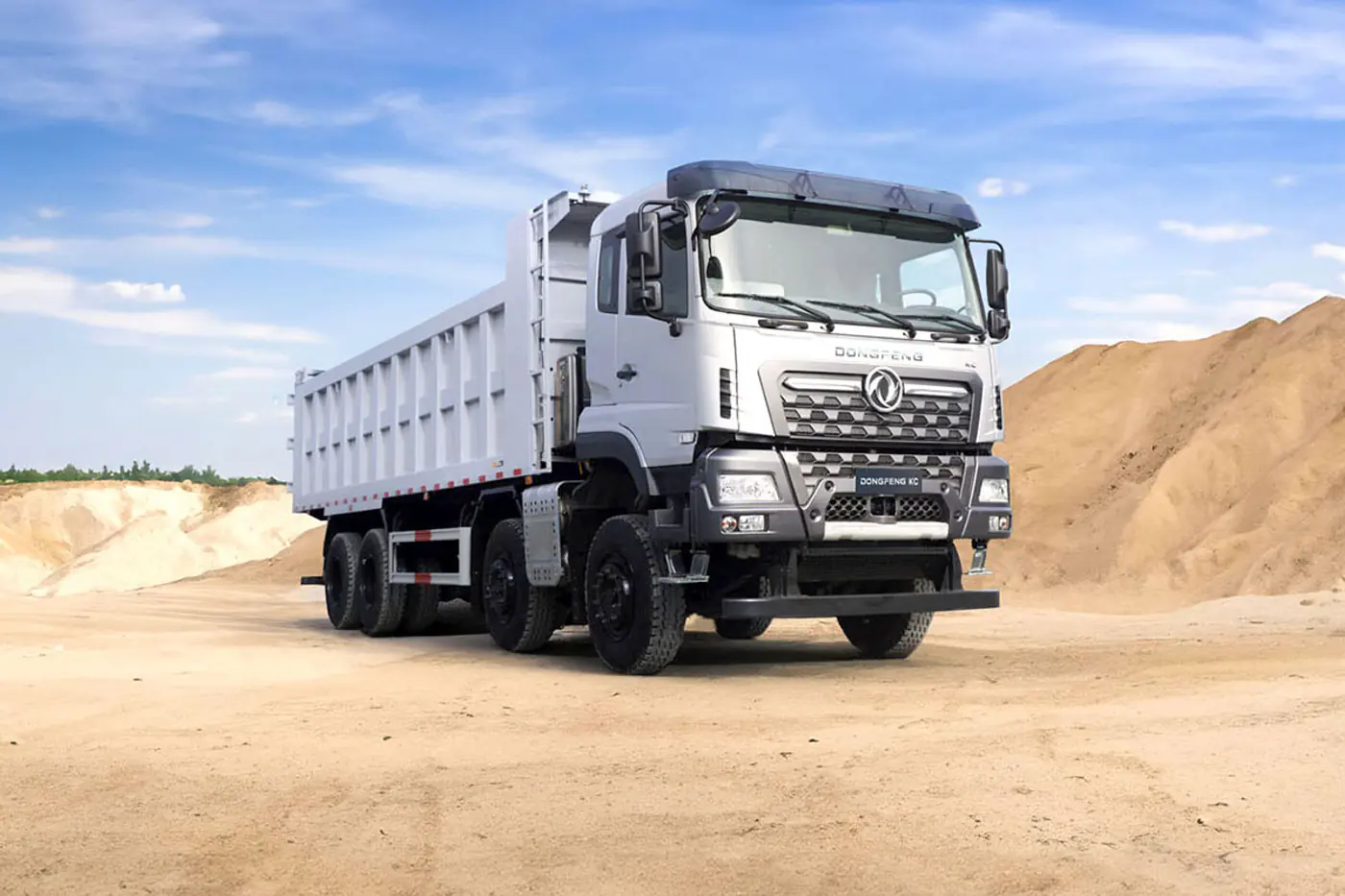 Тест-драйв от Dongfeng Trucks: самосвалы из Китая протестируют в карьере