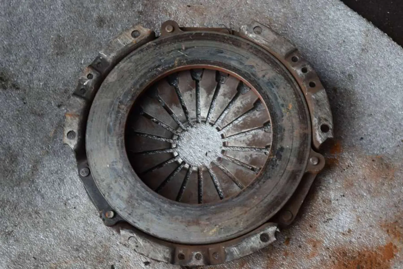 Корзина сцепления к Rover 45 2001