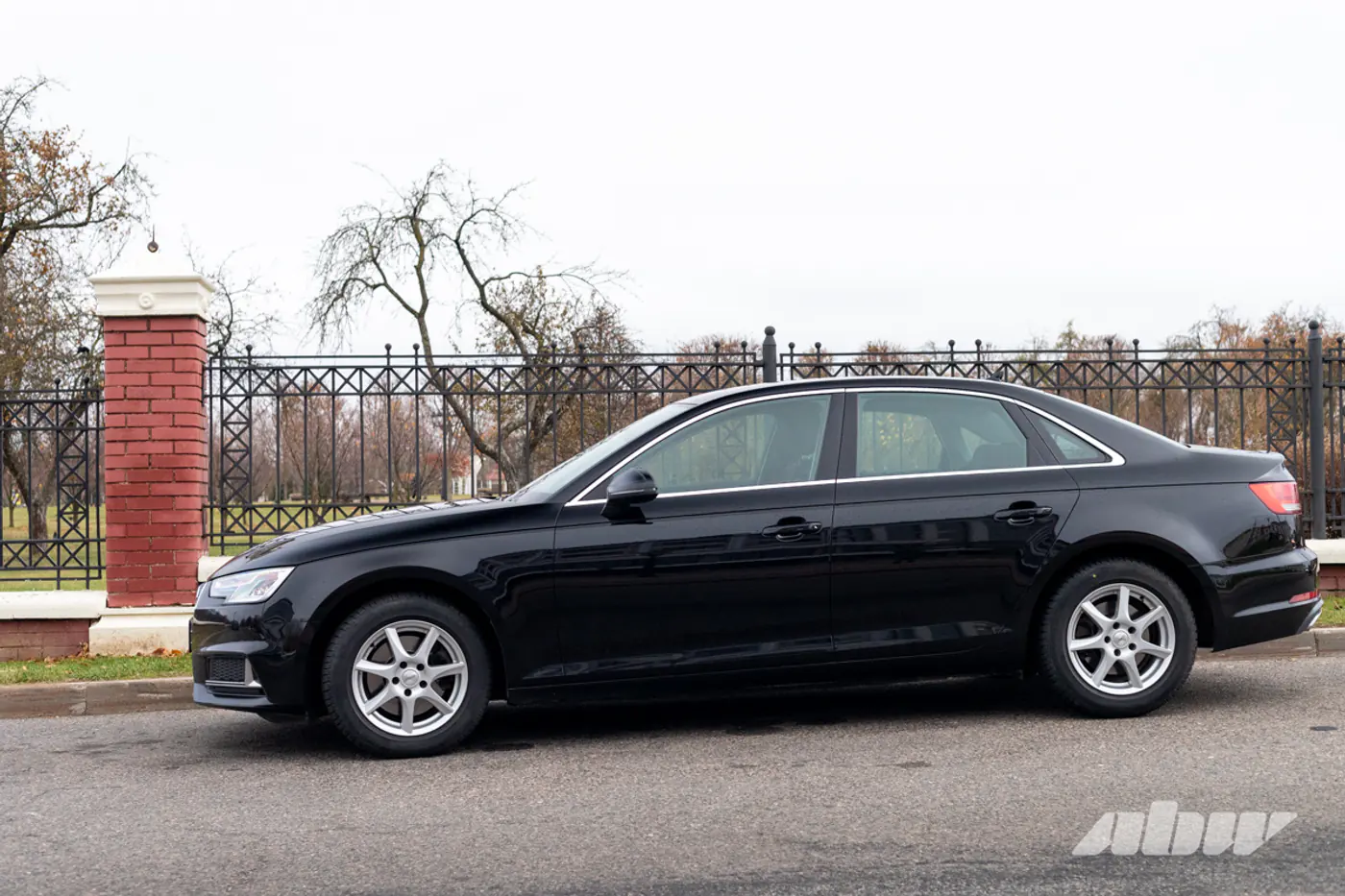 «За рулем этой машины не устаешь». Мнение владельца Audi A4